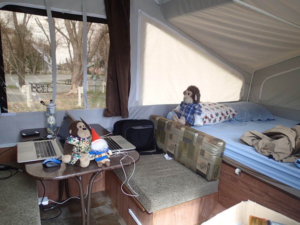 Pop-up working/sleeping situation